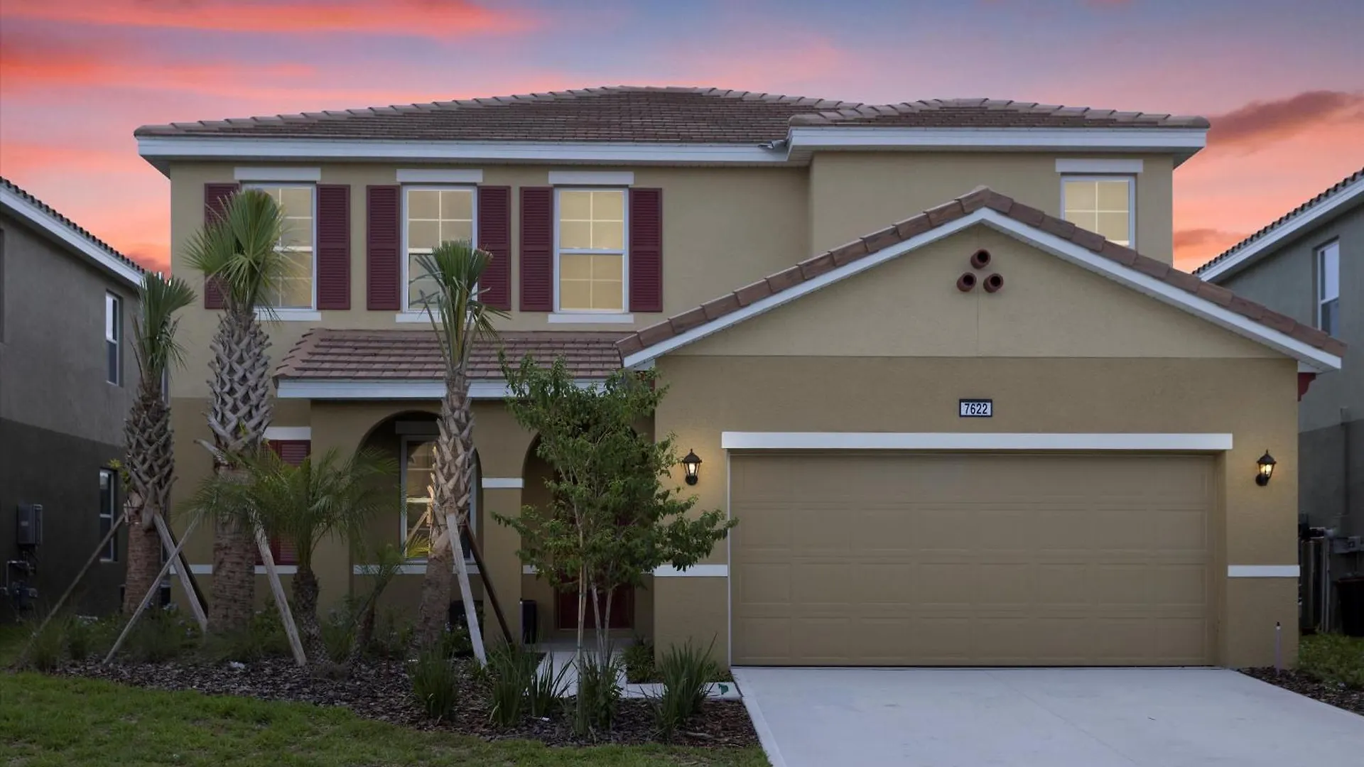 5 Bedrooms- 5 Bathrooms- Solterra 7622 Ol Davenport United States