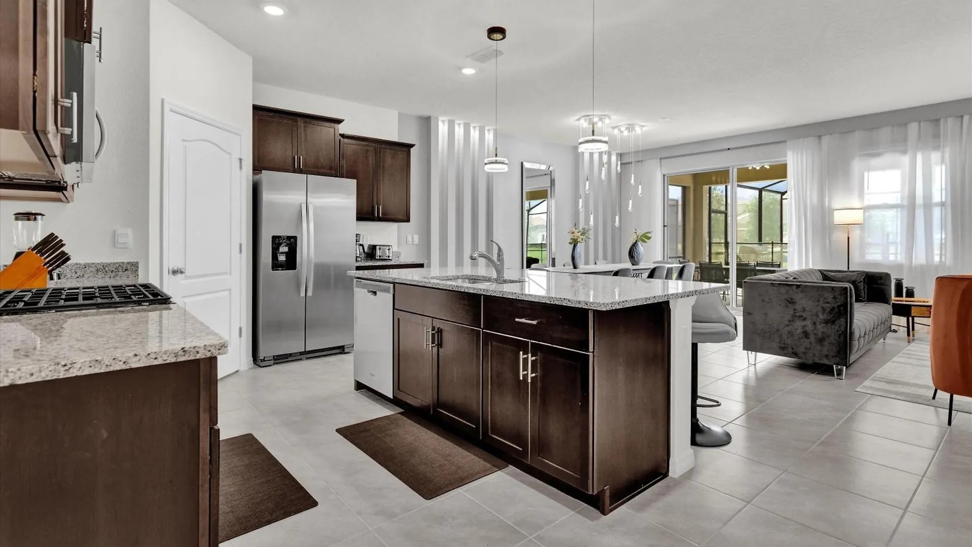Holiday home 5 Bedrooms- 5 Bathrooms- Solterra 7622 Ol Davenport United States