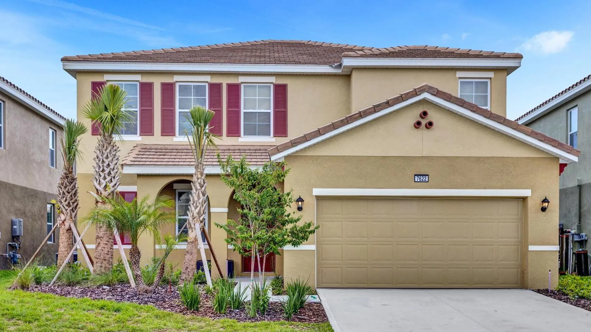 5 Bedrooms- 5 Bathrooms- Solterra 7622 Ol Davenport