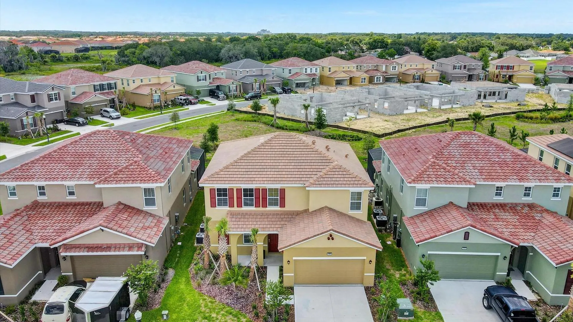 5 Bedrooms- 5 Bathrooms- Solterra 7622 Ol Davenport 0*,