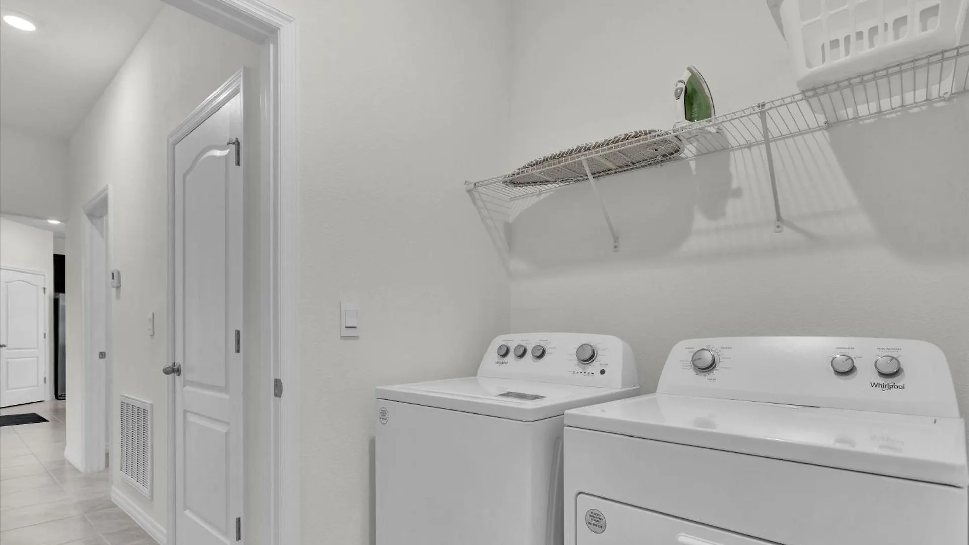 5 Bedrooms- 5 Bathrooms- Solterra 7622 Ol Davenport 0*,  United States