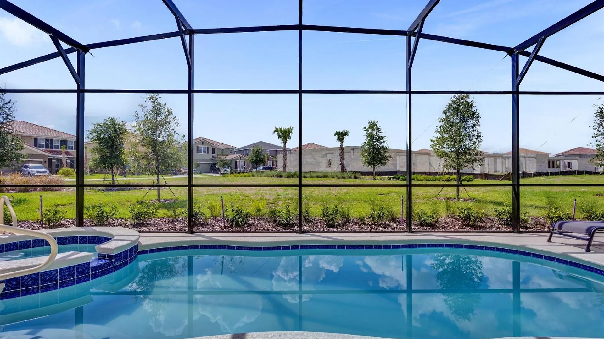 5 Bedrooms- 5 Bathrooms- Solterra 7622 Ol Davenport 0*,  United States