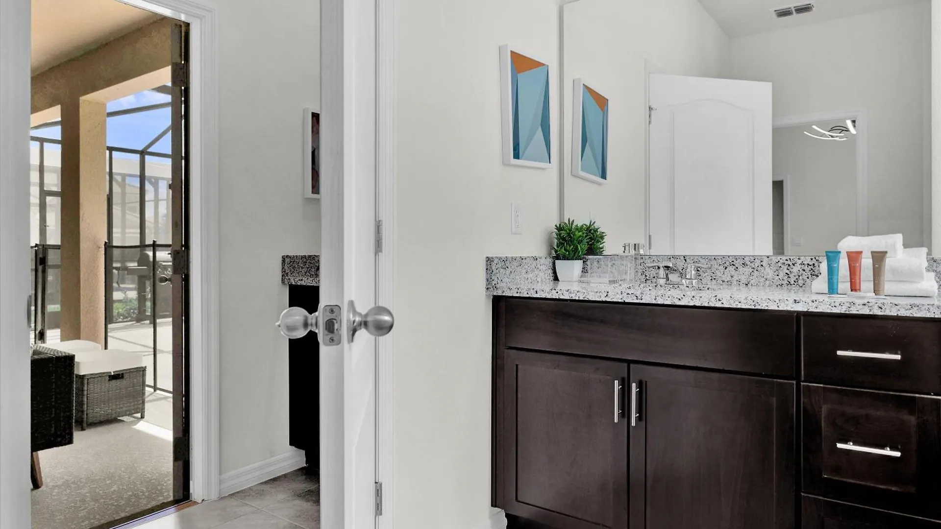 5 Bedrooms- 5 Bathrooms- Solterra 7622 Ol Davenport Holiday home