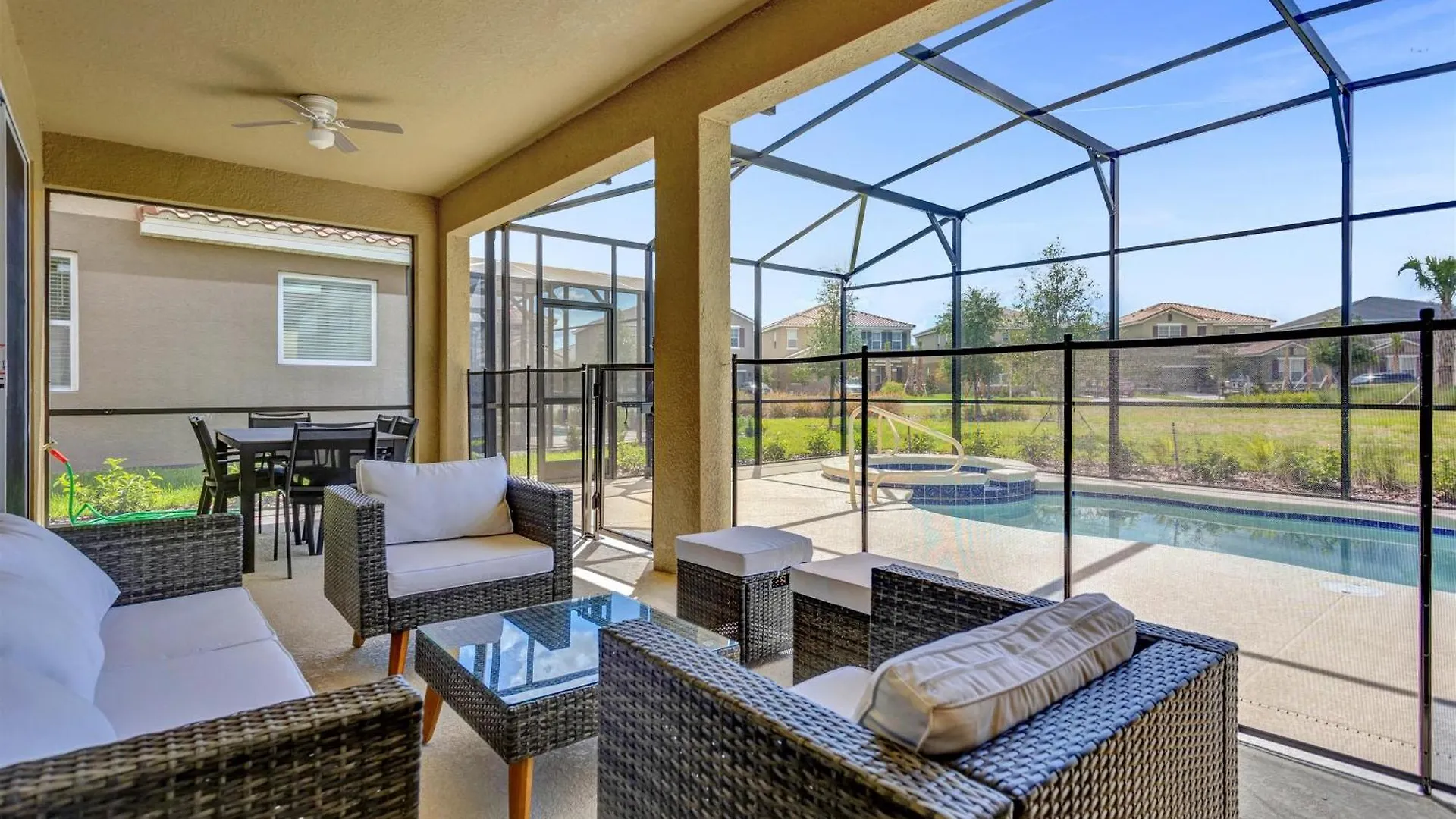 5 Bedrooms- 5 Bathrooms- Solterra 7622 Ol Davenport 0*,  United States
