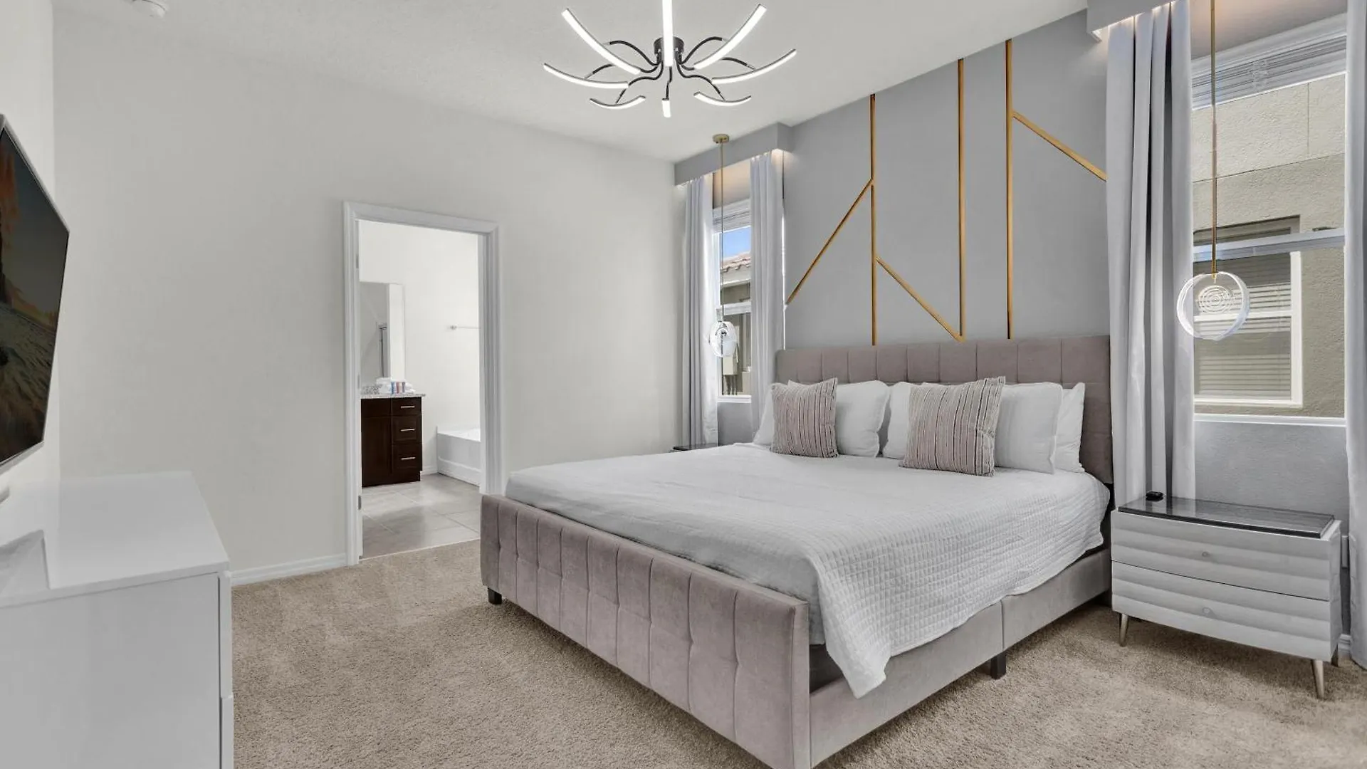 5 Bedrooms- 5 Bathrooms- Solterra 7622 Ol Davenport Holiday home