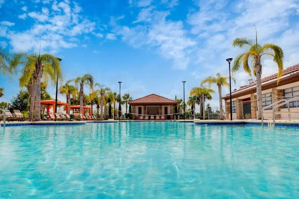 5 Bedrooms- 5 Bathrooms- Solterra 7622 Ol Davenport Holiday home